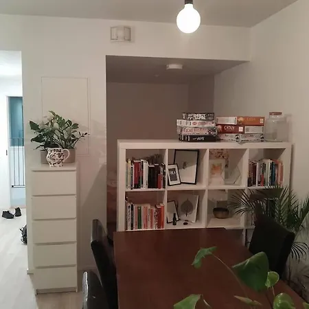 A Modern Flat In 아파트 *